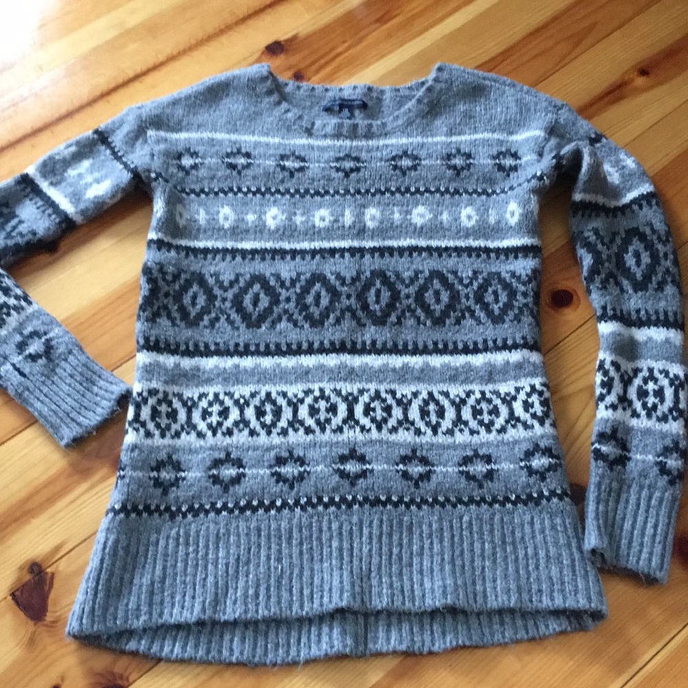 American Eagle sweater